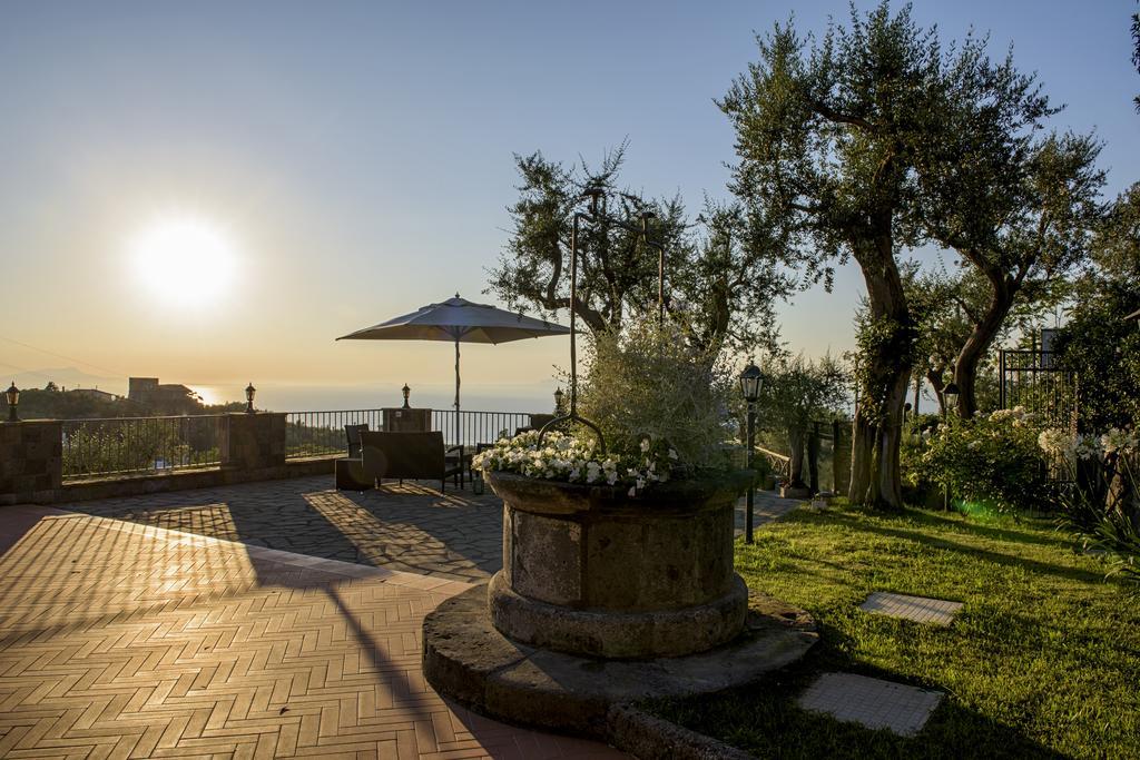 Villa Carolina Sorrento Private Heated Pool And Sea View ภายนอก รูปภาพ